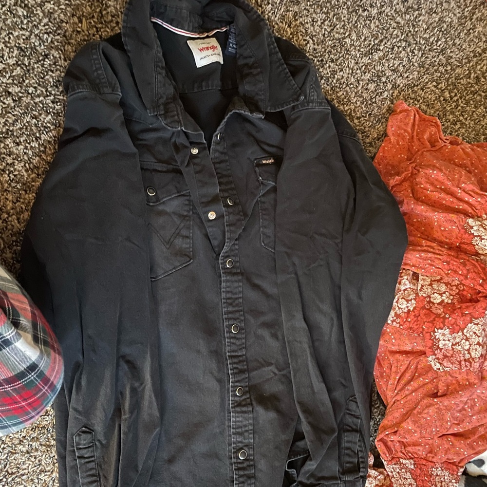 Wrangler button down long sleeve XL